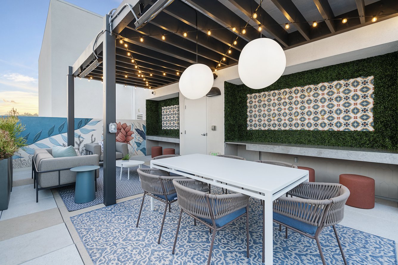 Apex Apartments Laguna